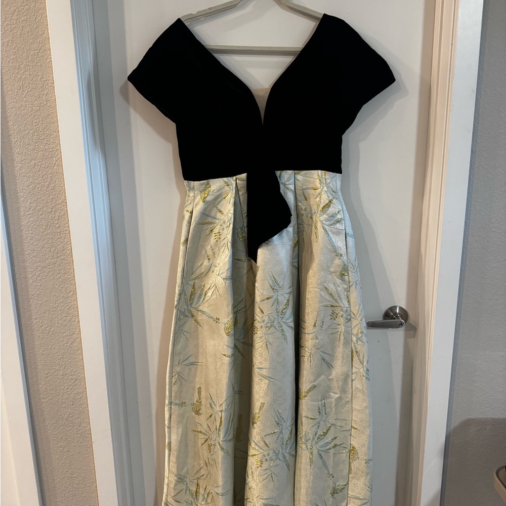 Elegant Two-Tone Evening Gown in Black and Ivory Floral